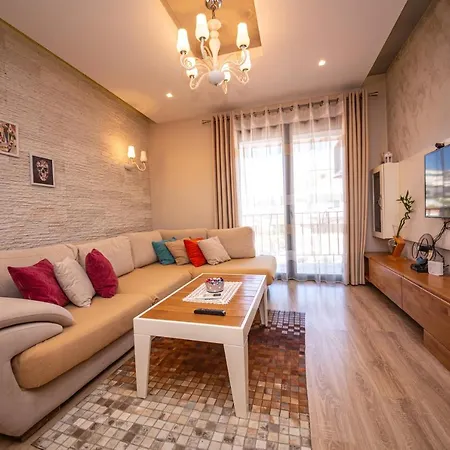 Milestone Deluxe * Tirana