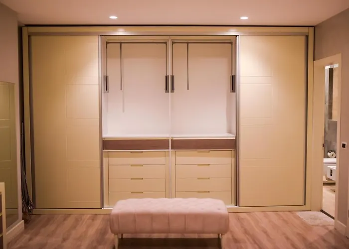 Milestone Deluxe Apartment