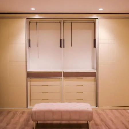 Milestone Deluxe Apartment