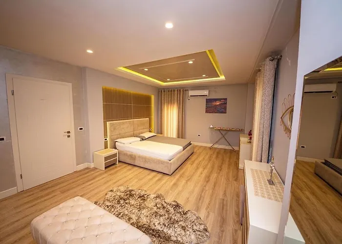 Milestone Deluxe Apartment *