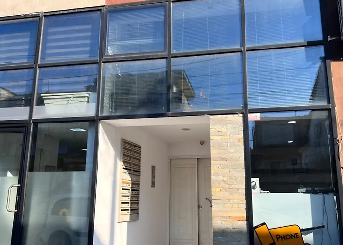 Milestone Deluxe Apartment *